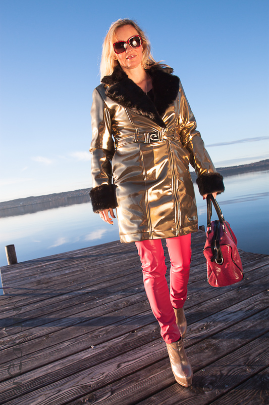 Lederhose in Pink - Fellmantel in Gold - Arcanum Fashion - Design by Christina