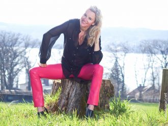 Christina - VanillaPearl - in pink vegan leather pants - Moments of Happiness for 2017