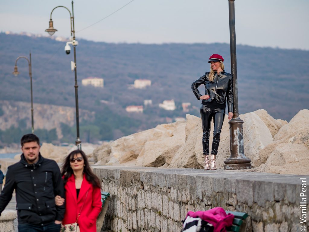 Christina Striewski Vanillapearl mit schwarzem Lackoutfit in Volosko Kroatien